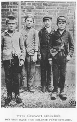 Niños delincuentes en una colonia penal, c.1900